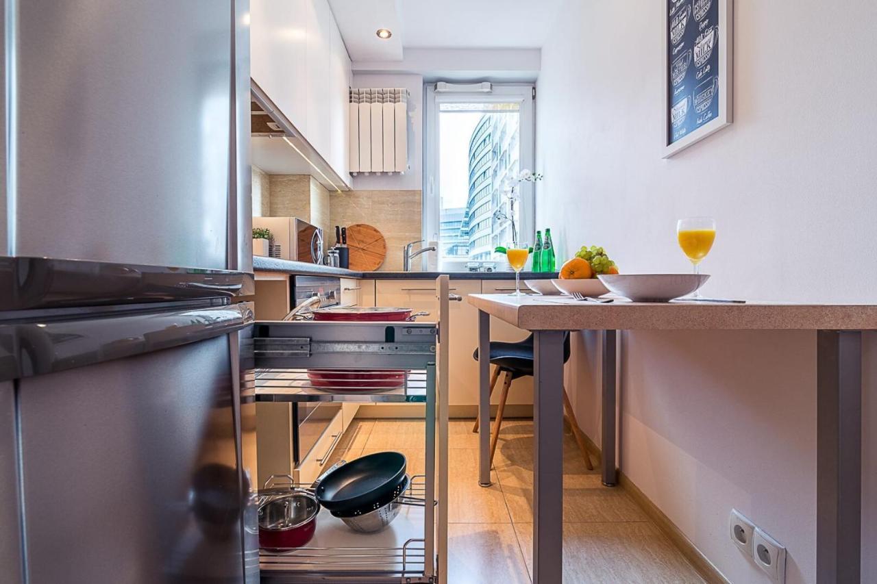 Panska 3 - Apartment With Balcony By Noclegi Renters Warsawa Bagian luar foto