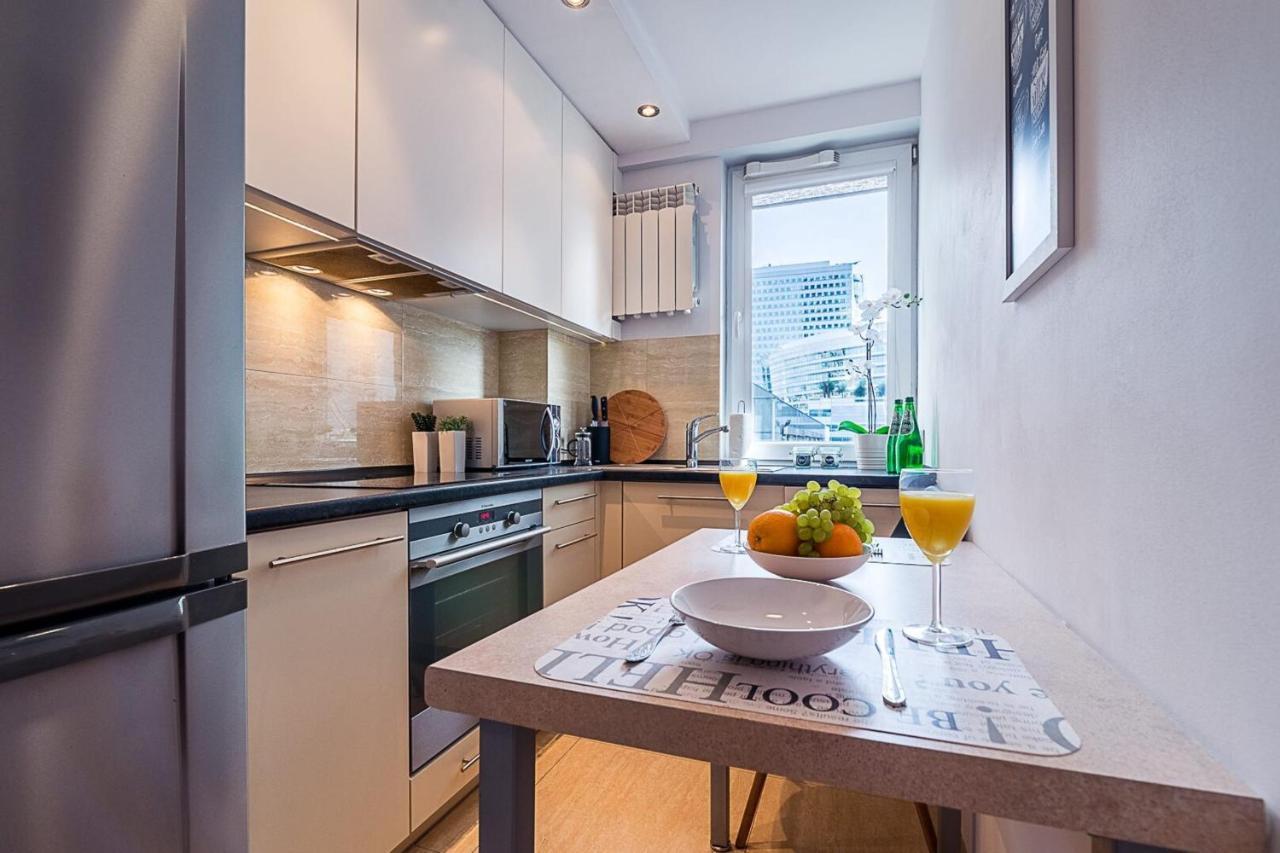 Panska 3 - Apartment With Balcony By Noclegi Renters Warsawa Bagian luar foto