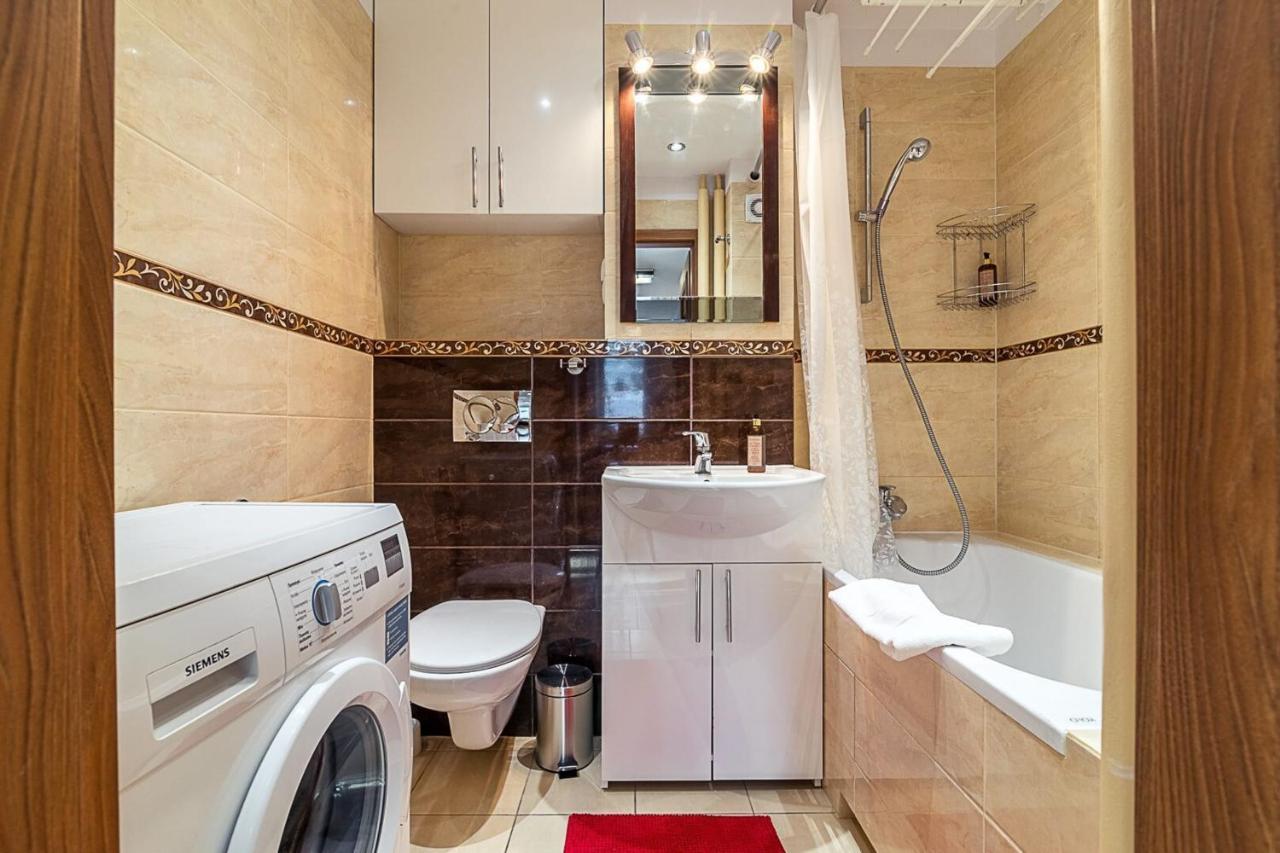 Panska 3 - Apartment With Balcony By Noclegi Renters Warsawa Bagian luar foto
